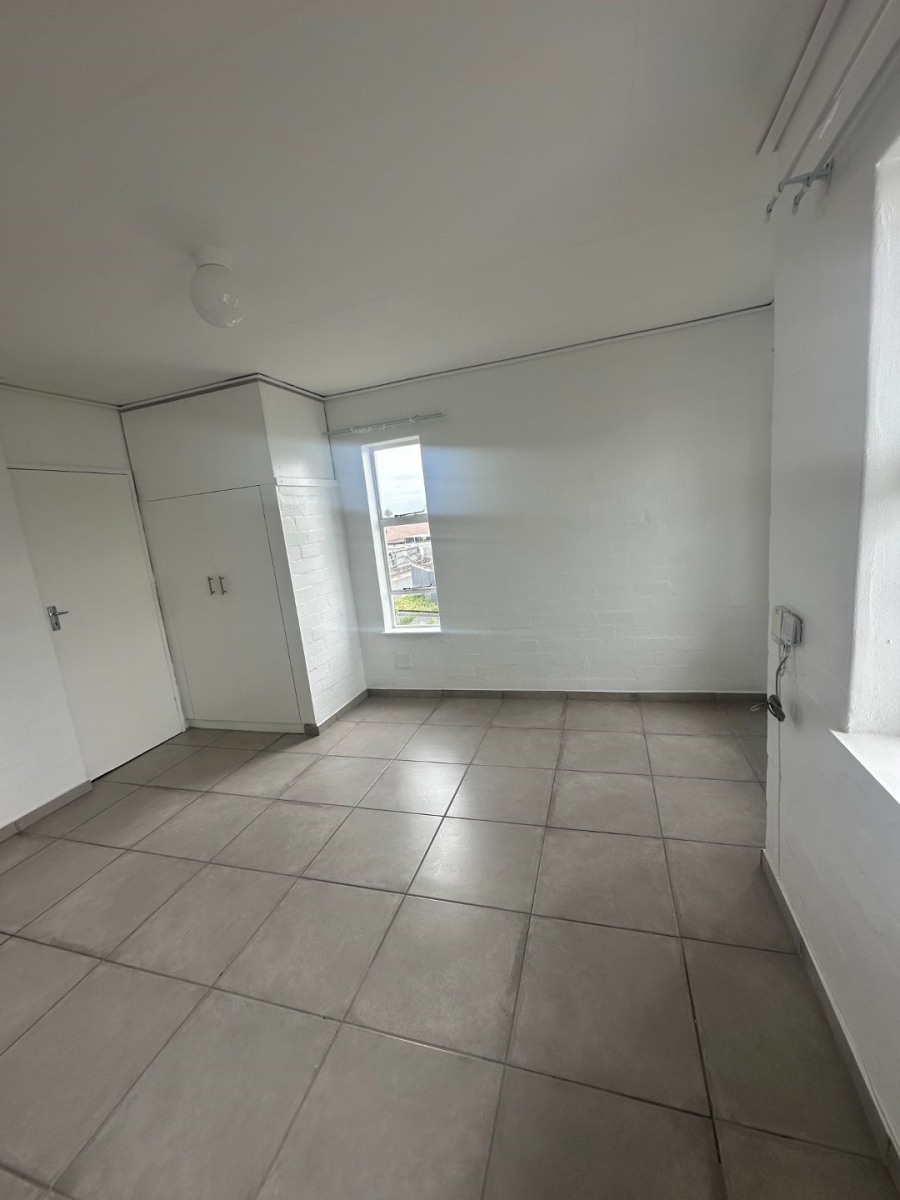 To Let 1 Bedroom Property for Rent in Brooklyn Western Cape